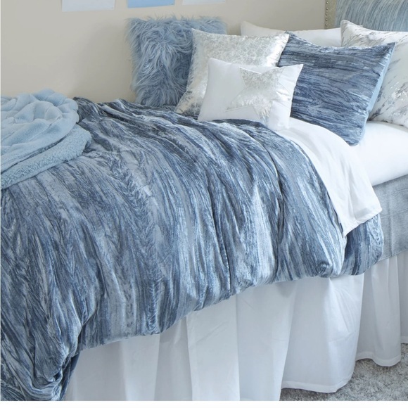Other - Dormify Velvet Duvet Cover